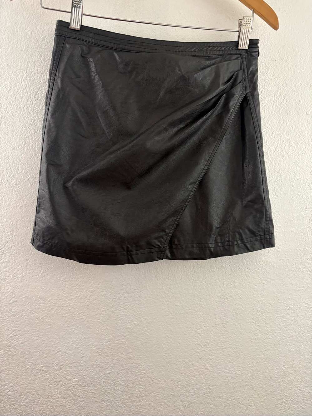 Miou Muse VICI Smalls Faux Leather black Wrap Skirt size S